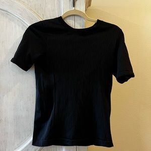 Ribbed black short sleeve athleta top